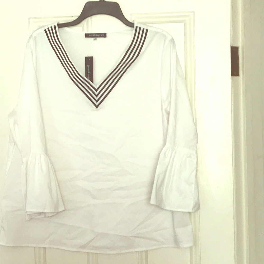 NWT Bell sleeve white Jennifer&Grace top